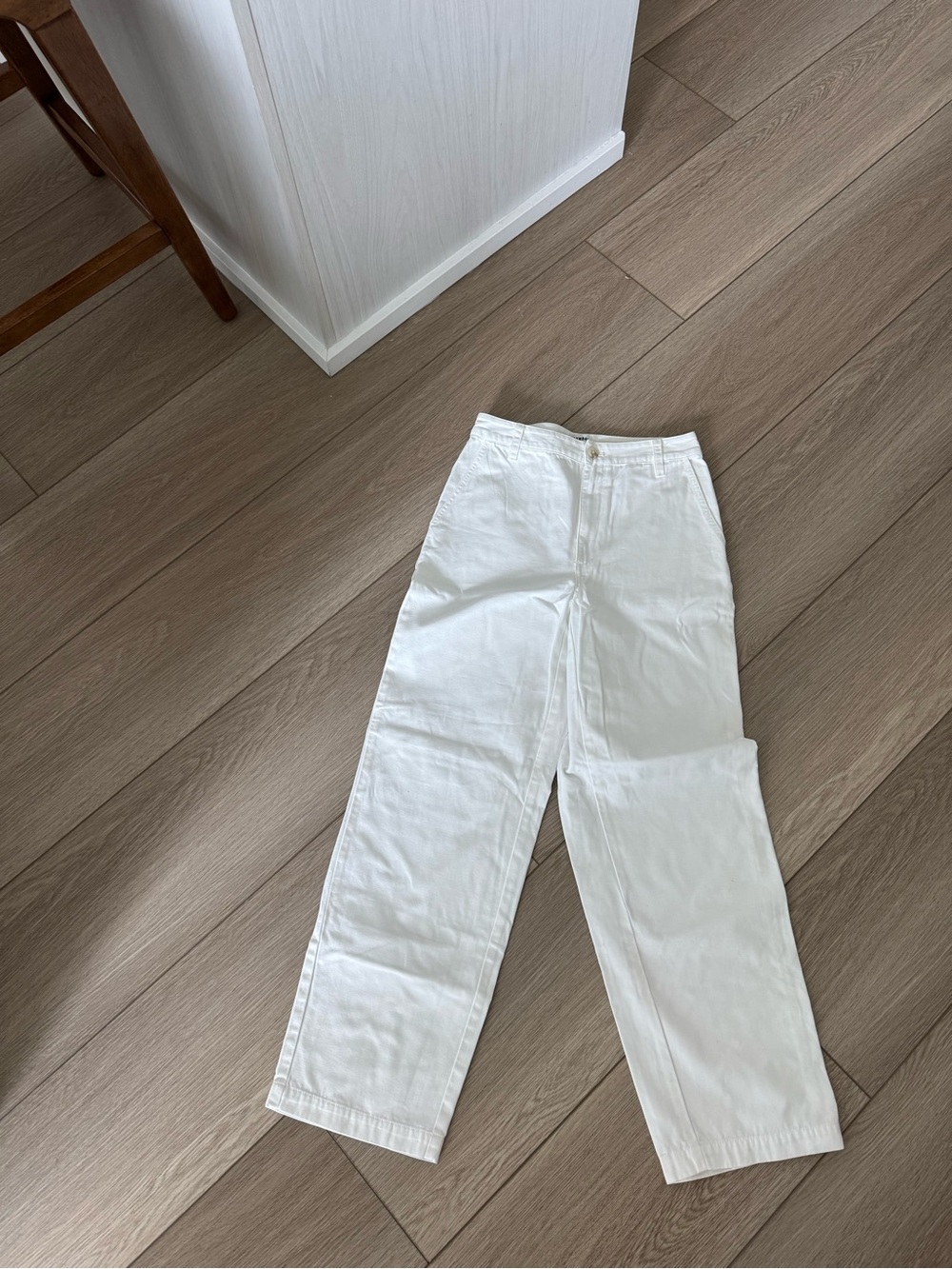 White High-Waist Straight-Leg Jeans